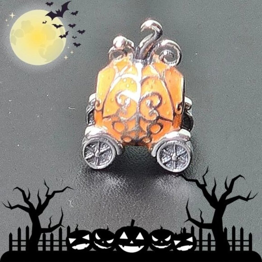 🎃 Enchanted‎ Pumpkin Carriage Charm (NWOT)